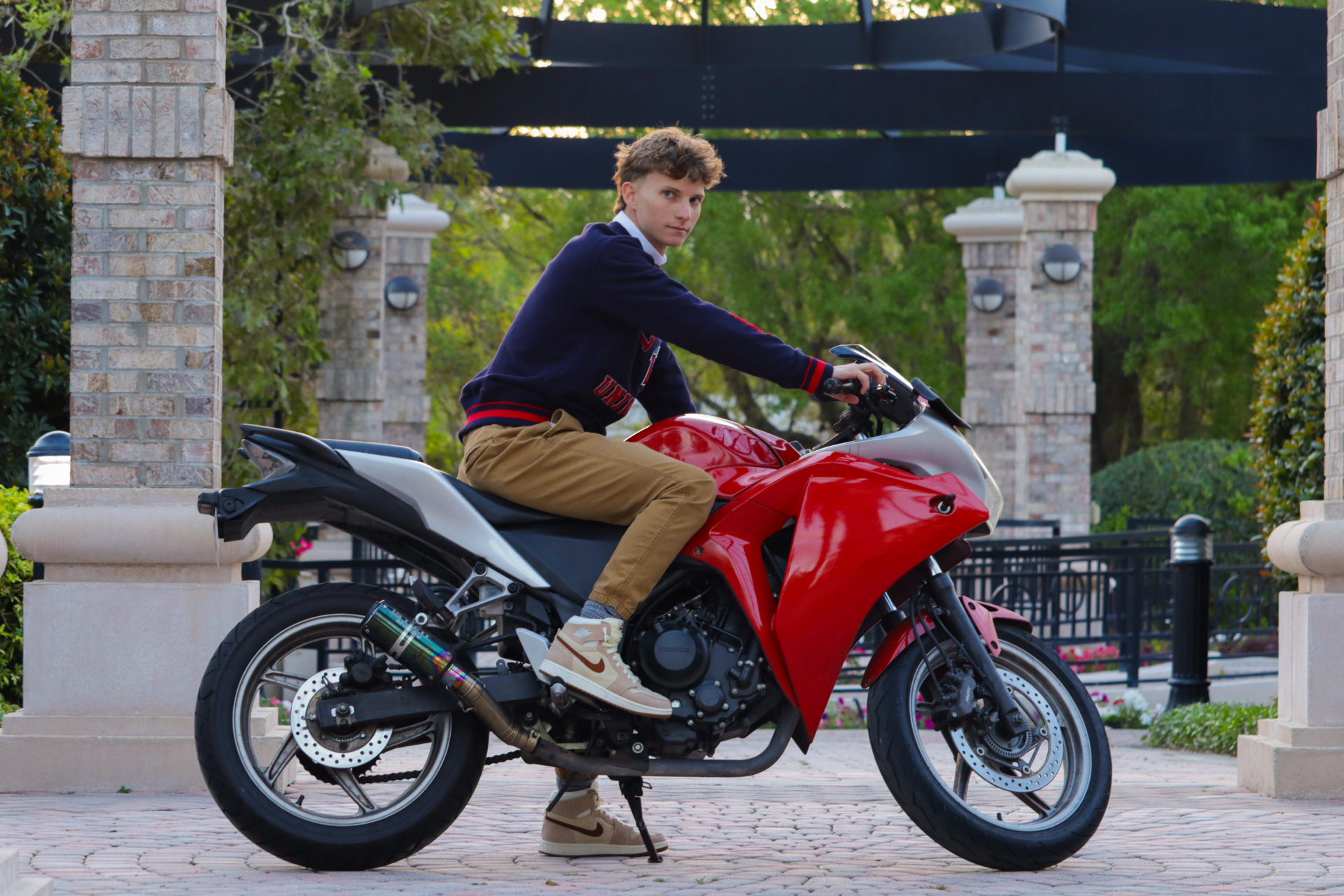 Red CBR